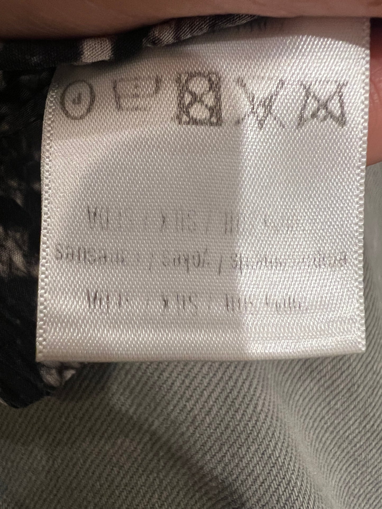 SANDRO. Shorts seda animal print. T 1 (S)