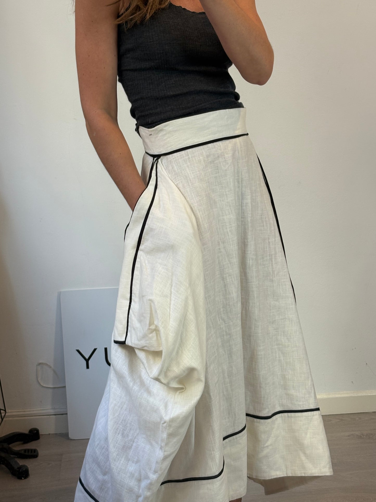 IQ COLLECTION. Falda larga lino bolsillos