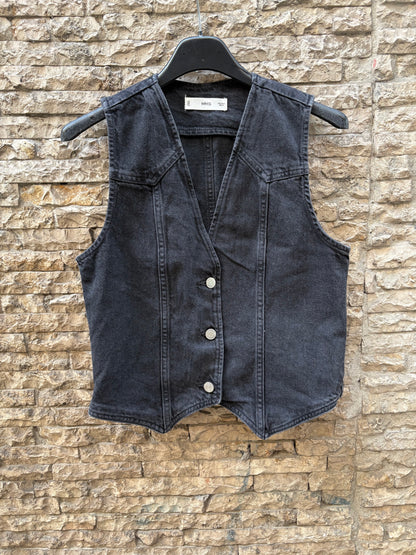 MANGO. Chaleco denim negro