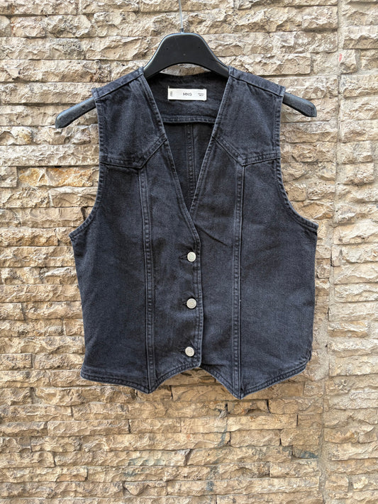 MANGO. Chaleco denim negro