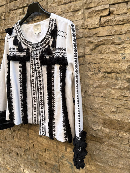 COOSY. Chaqueta bordada algodón