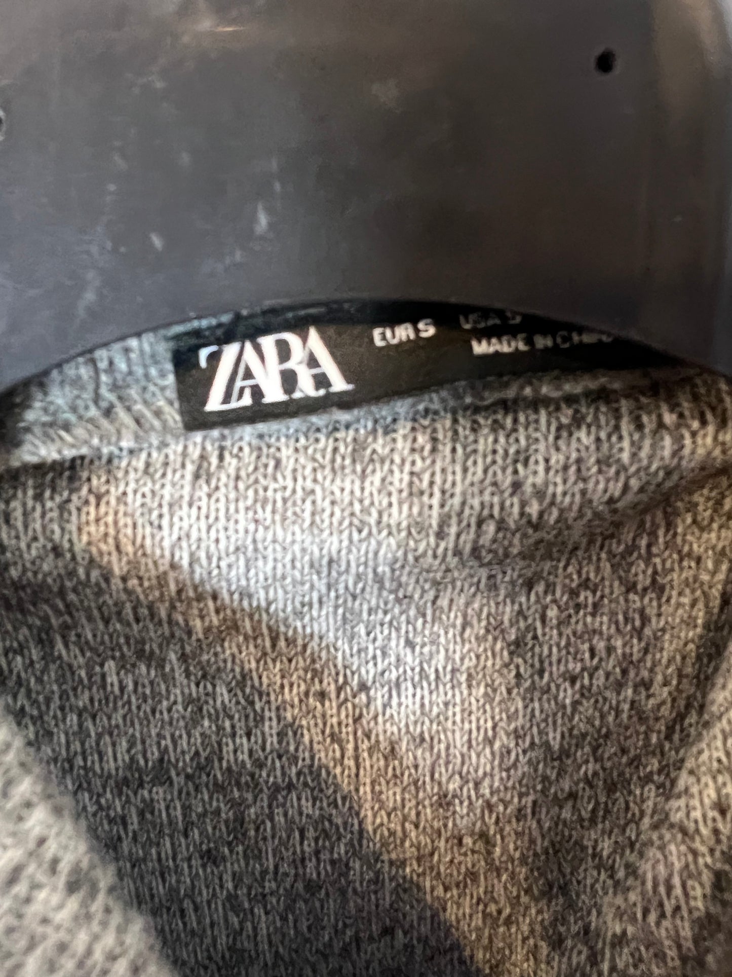 ZARA. Vestido largo punto gris fruncidos. T S