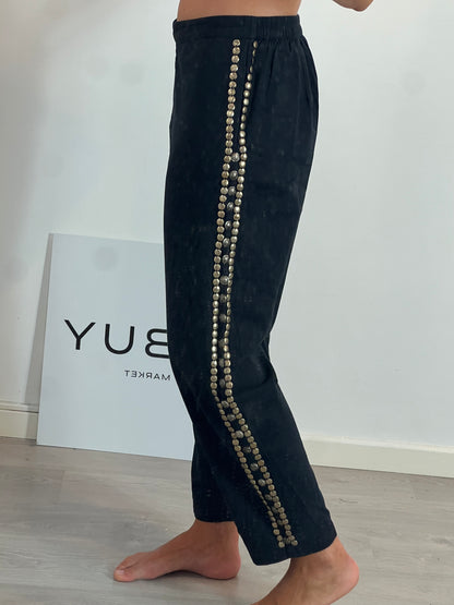 MES DEMOISELLES. Black trousers with stud detail. Size 40