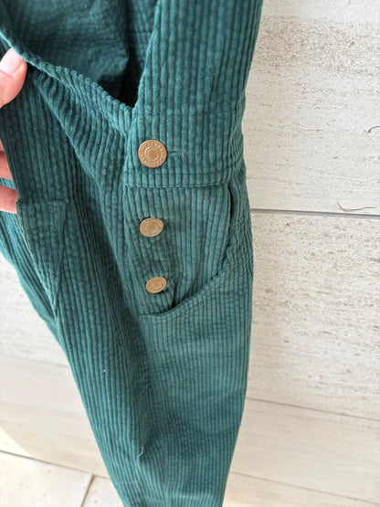 MILLDRED. Mono largo pana en verde
