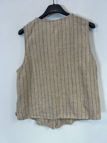 UNIT. Striped Bermuda shorts and vest set with linen. TM/L