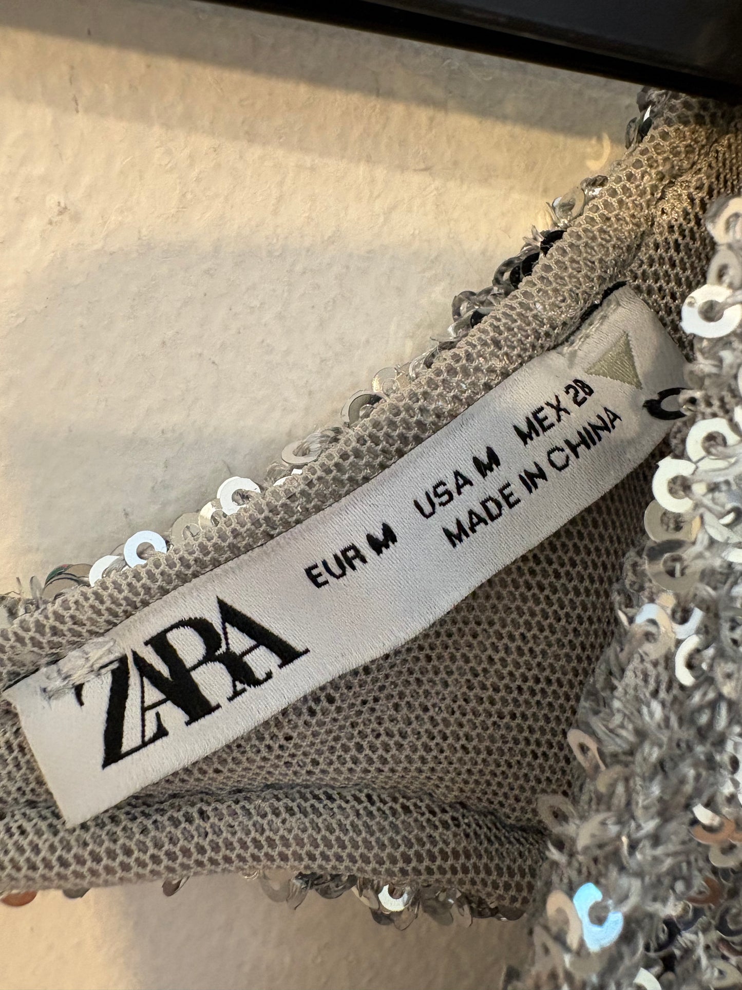 ZARA. Vestido corto lentejuelas mini