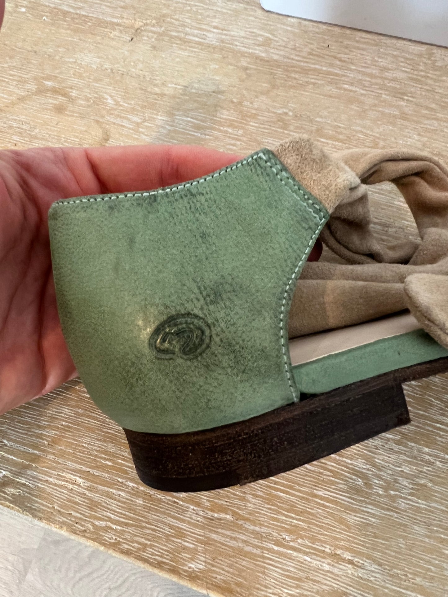 MICUIR. Zapatos planos verdes T.38