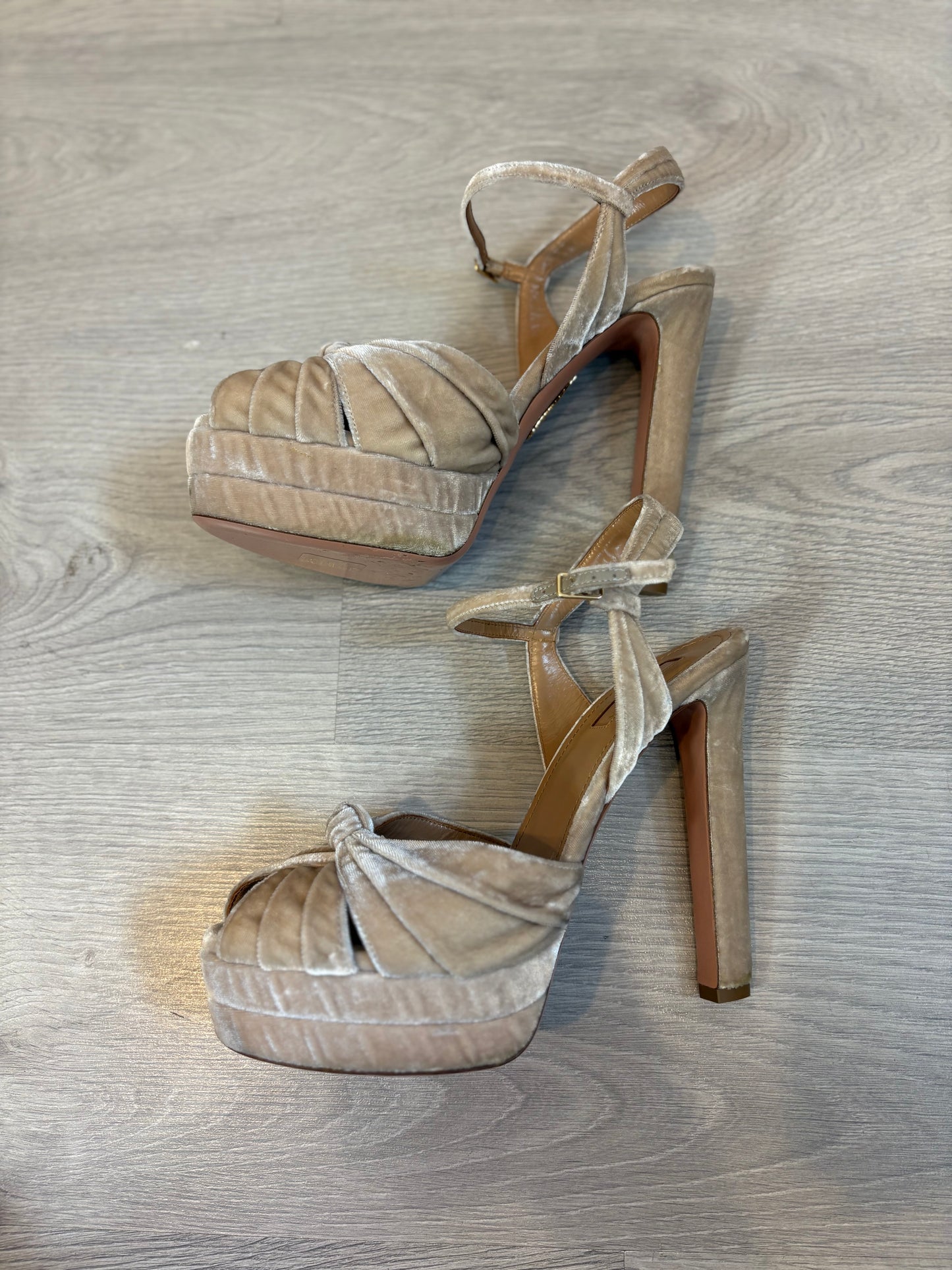AQUAZZURA. Sandalia terciopelo cruzada. T 40