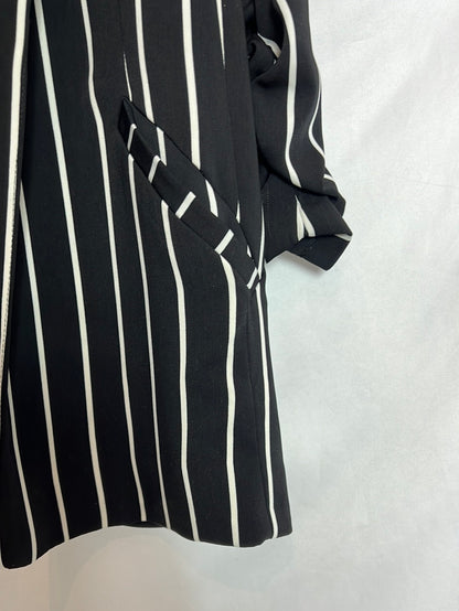 PULL&BEAR. Blazer negra rayas . T S