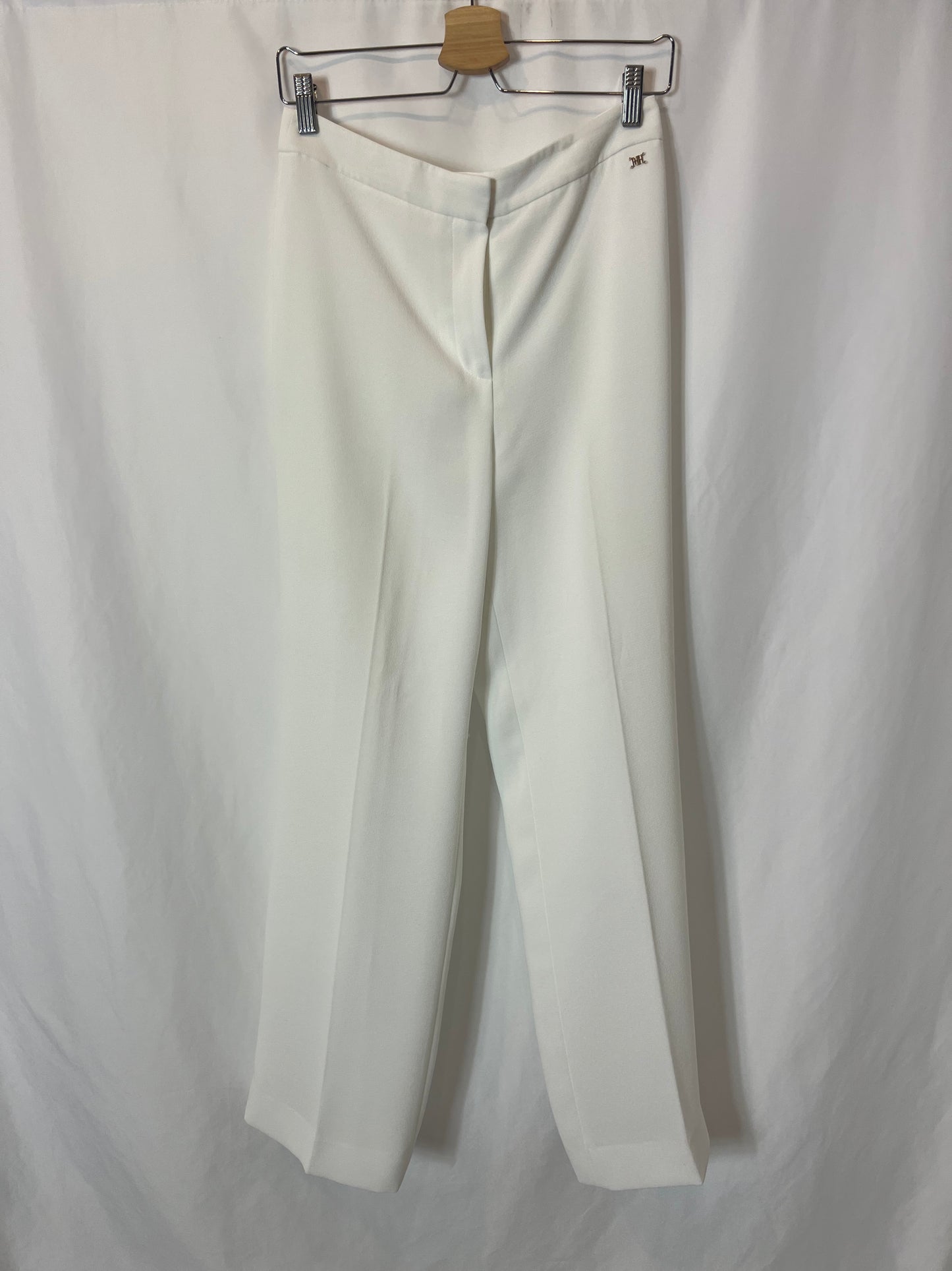 PEDRO DEL HIERRO. White pleated wide-leg trousers. Size 38