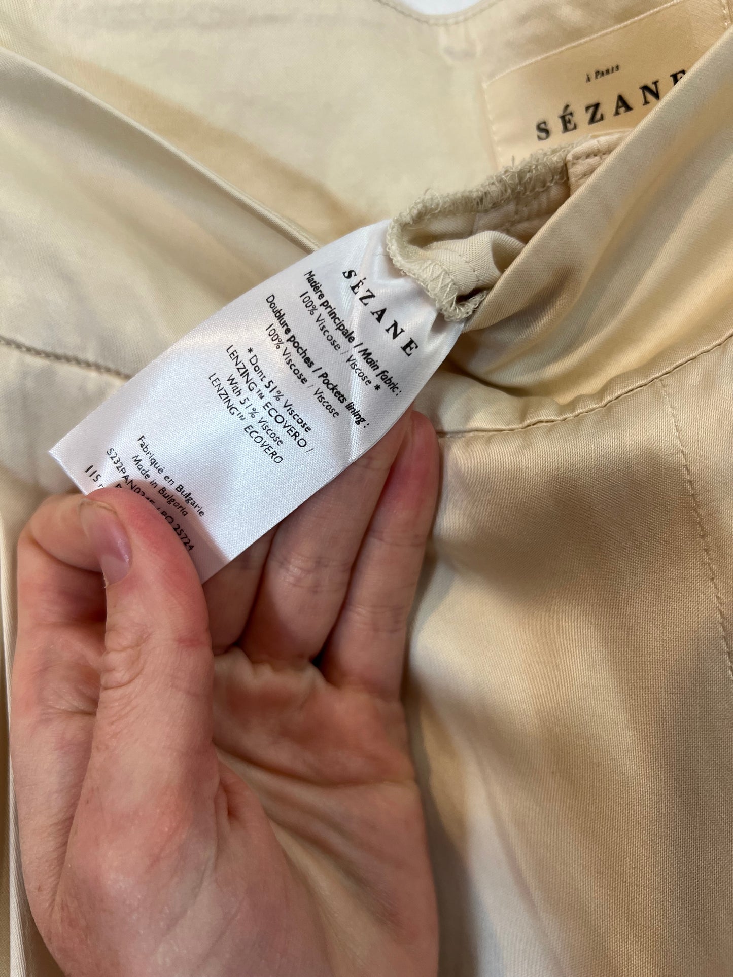SEZANE. Pantalón beige fluido T.36