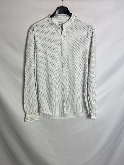 ZARA. Camisa blanca cuello mao mini lunares. T S
