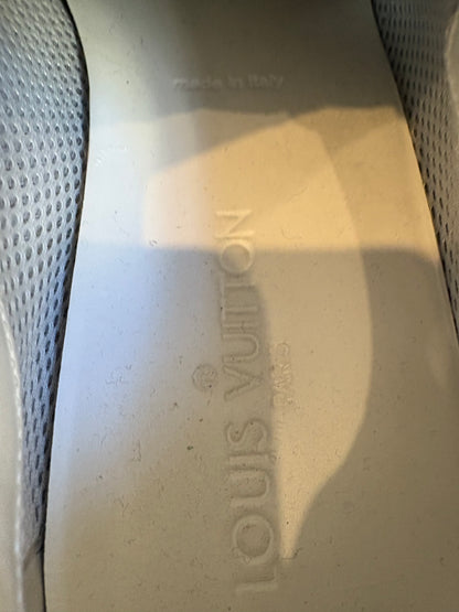 LOUIS VUITTON. Zapatillas piel