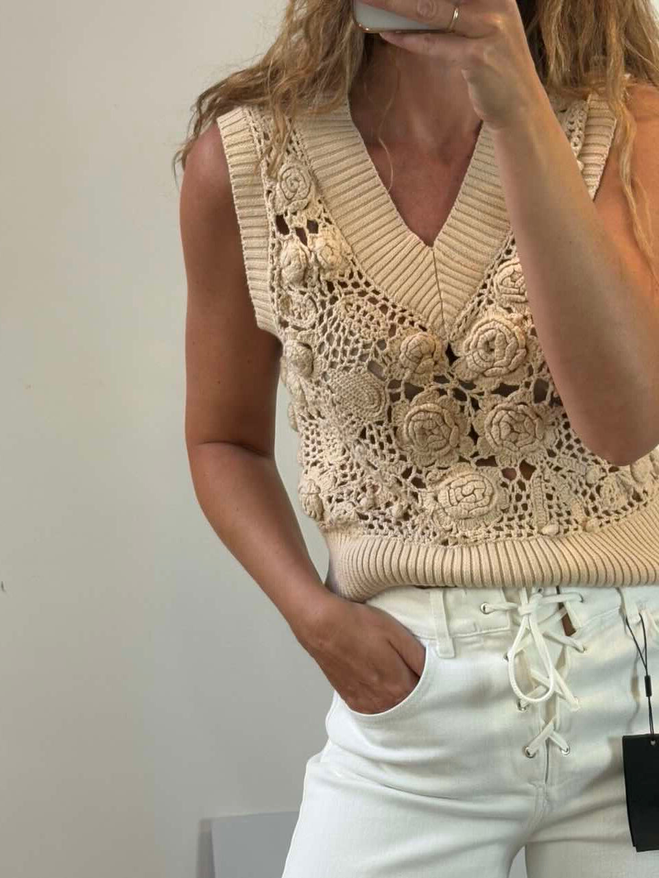 ZARA. Top beige croché