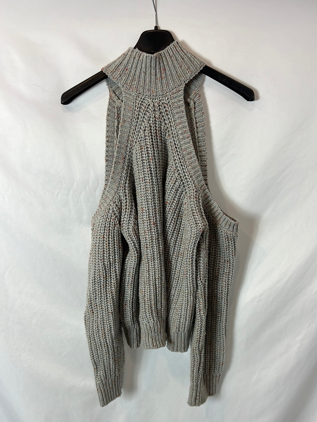 TULAROSA. Gray Ts shoulder sweater
