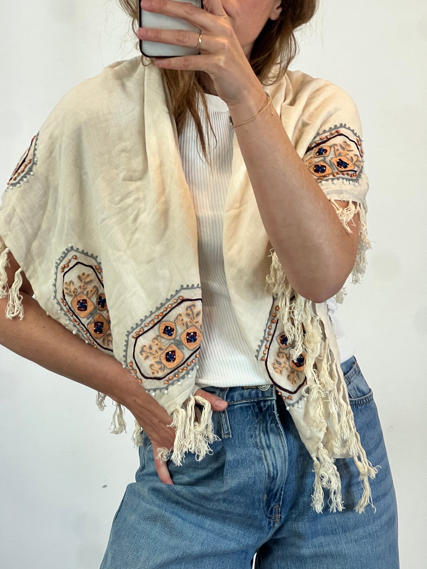 OTHERS. Cotton handkerchief with embroidered details