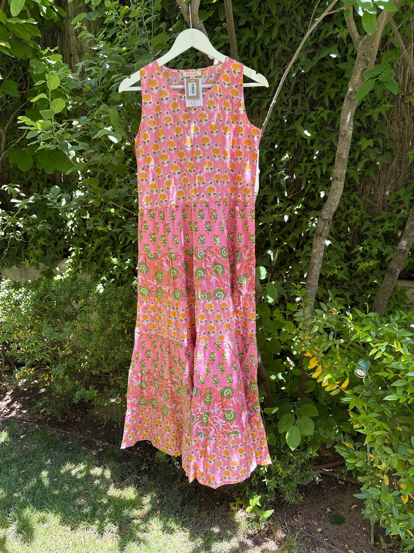AUNTY B. Vestido sin mangas estampado floral