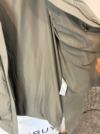 LILY. Plumas largo capucha pelo