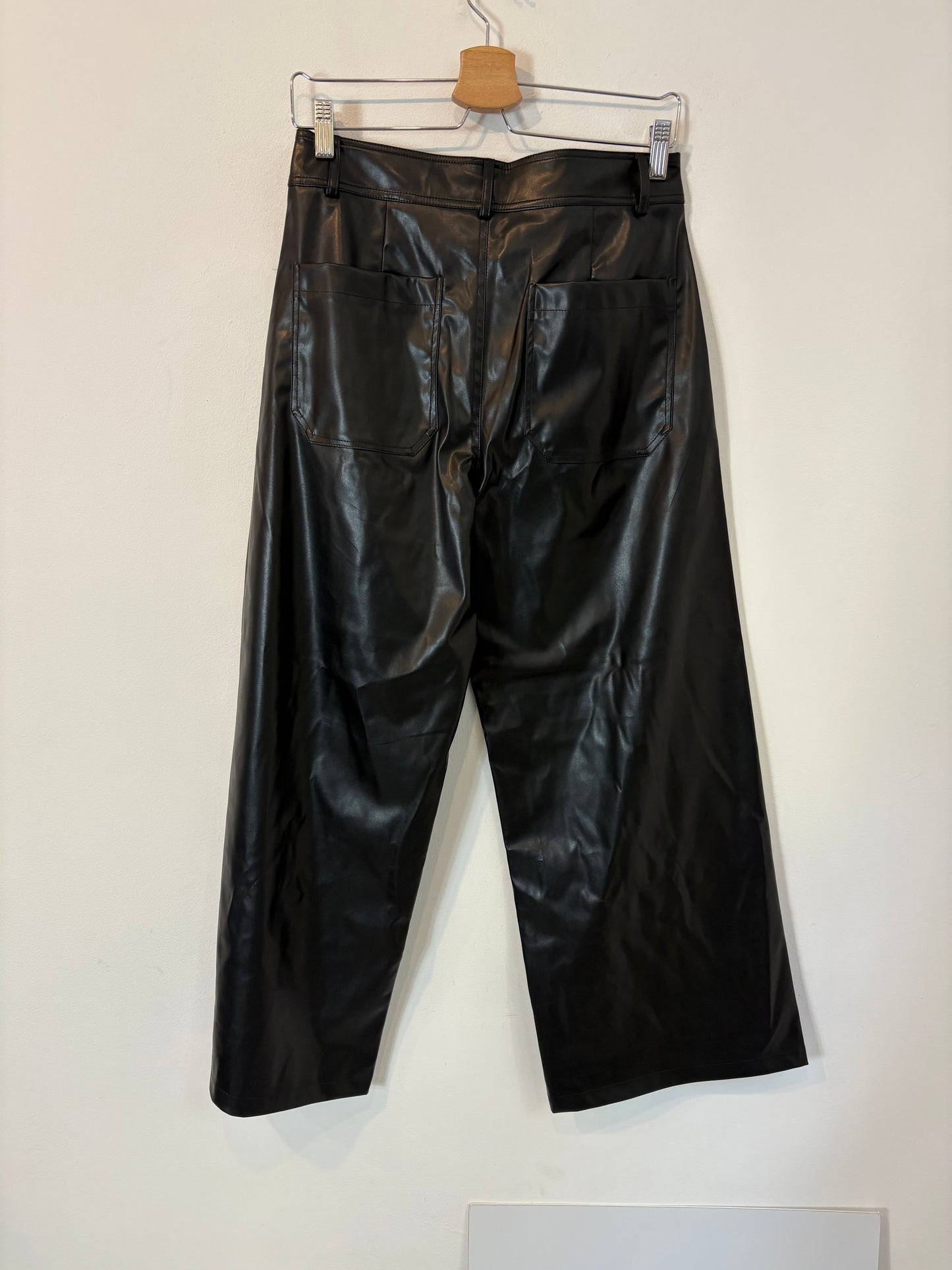 INEDITA. Conjunto negro efecto piel