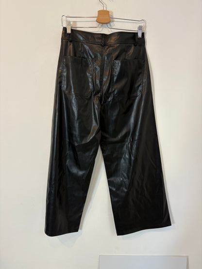 INEDITA. Conjunto negro efecto piel