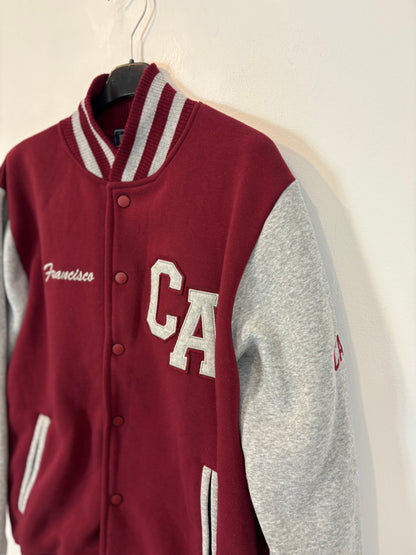 OCEAN BEACH. Chaqueta burdeos San Fracisco