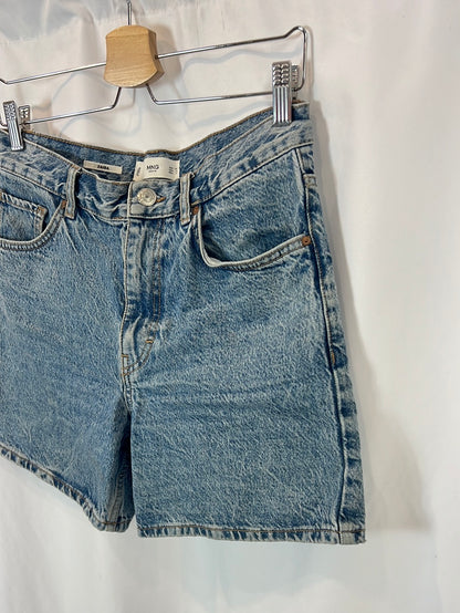 MANGO. Pantalón corto denim. T 36