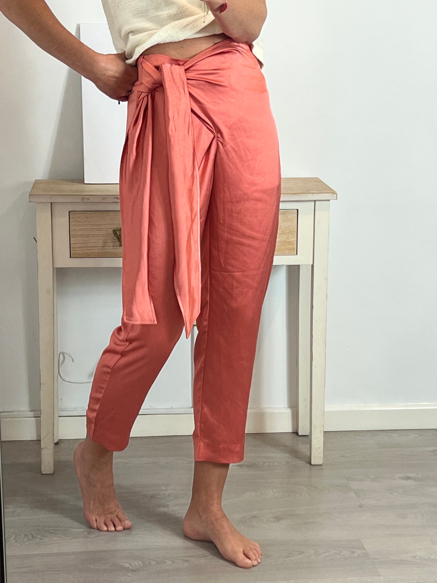 INTROPIA. Satin bow-tie trousers Tm