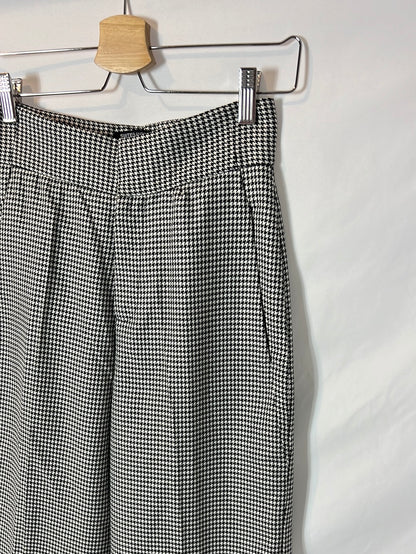 WHITE. Wide-leg houndstooth trousers. Size 34
