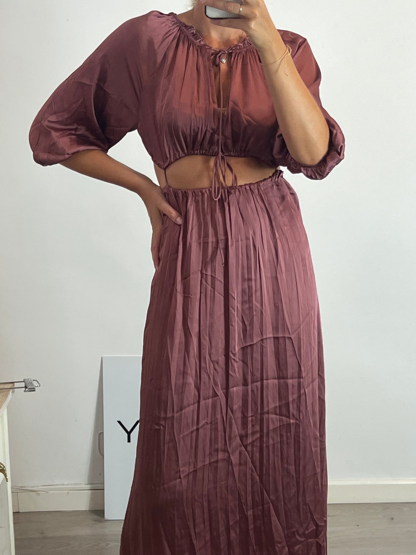 ZARA. Vestido largo satinado aperturas. T S