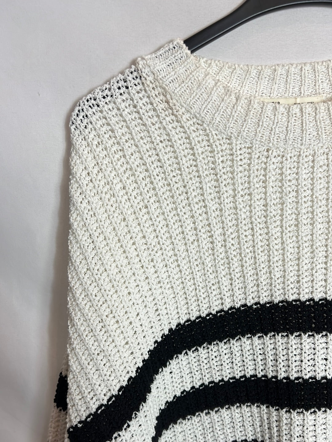 PULL&BEAR . Jersey rayas negras. T M