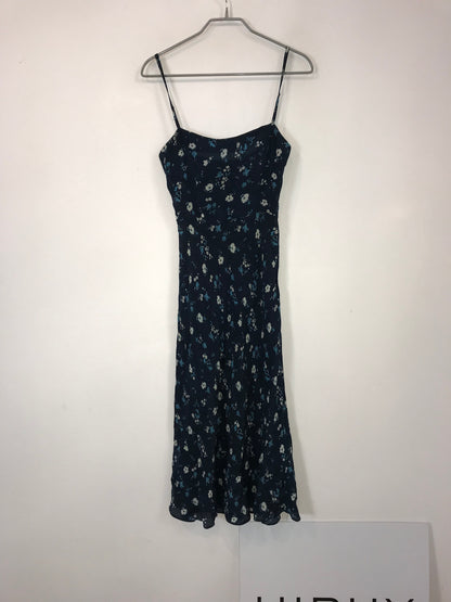 RÉALISATION. Vestido midi seda azul flores
