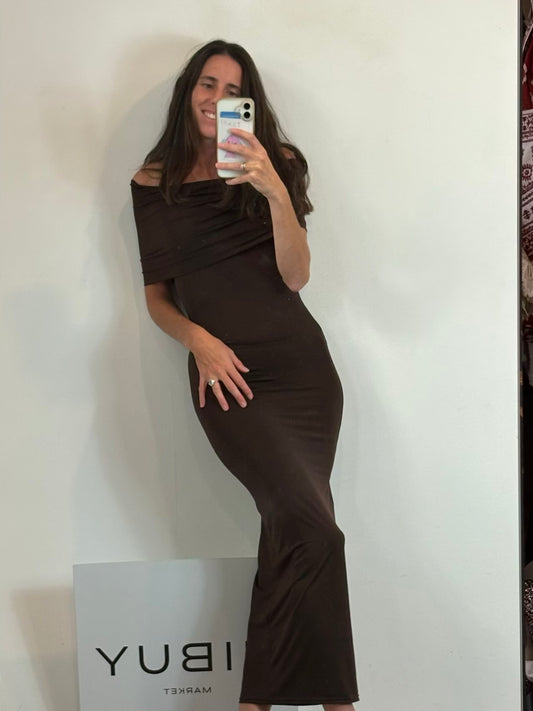 WOLFLAMB. Vestido midi marrón entallado