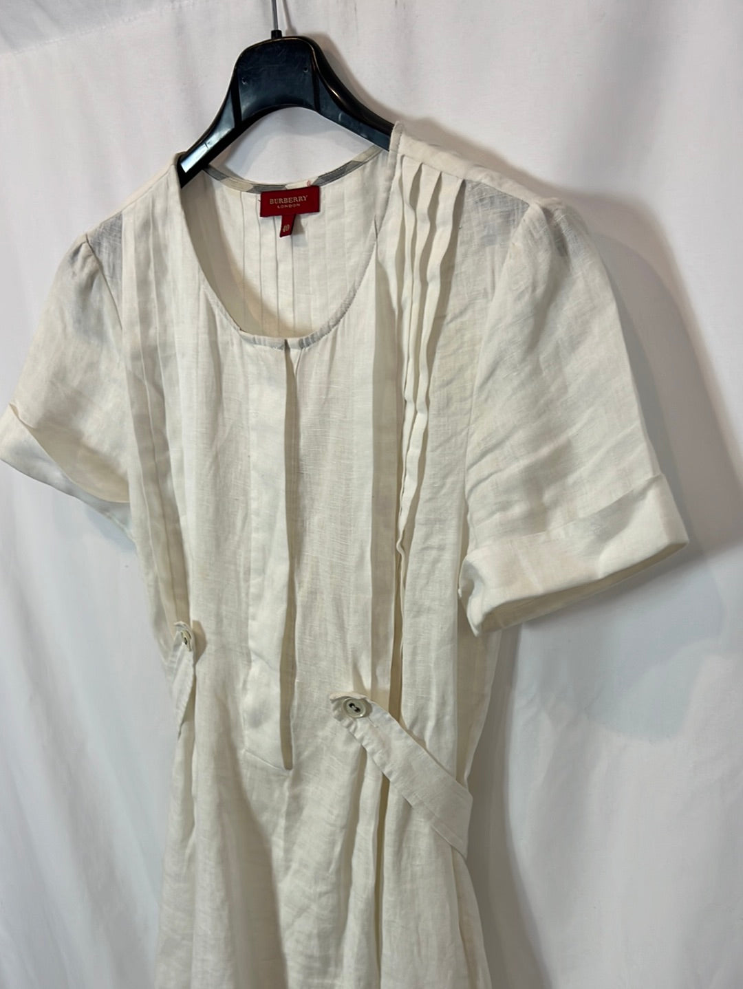 BURBERRY. White linen midi dress. Size 40