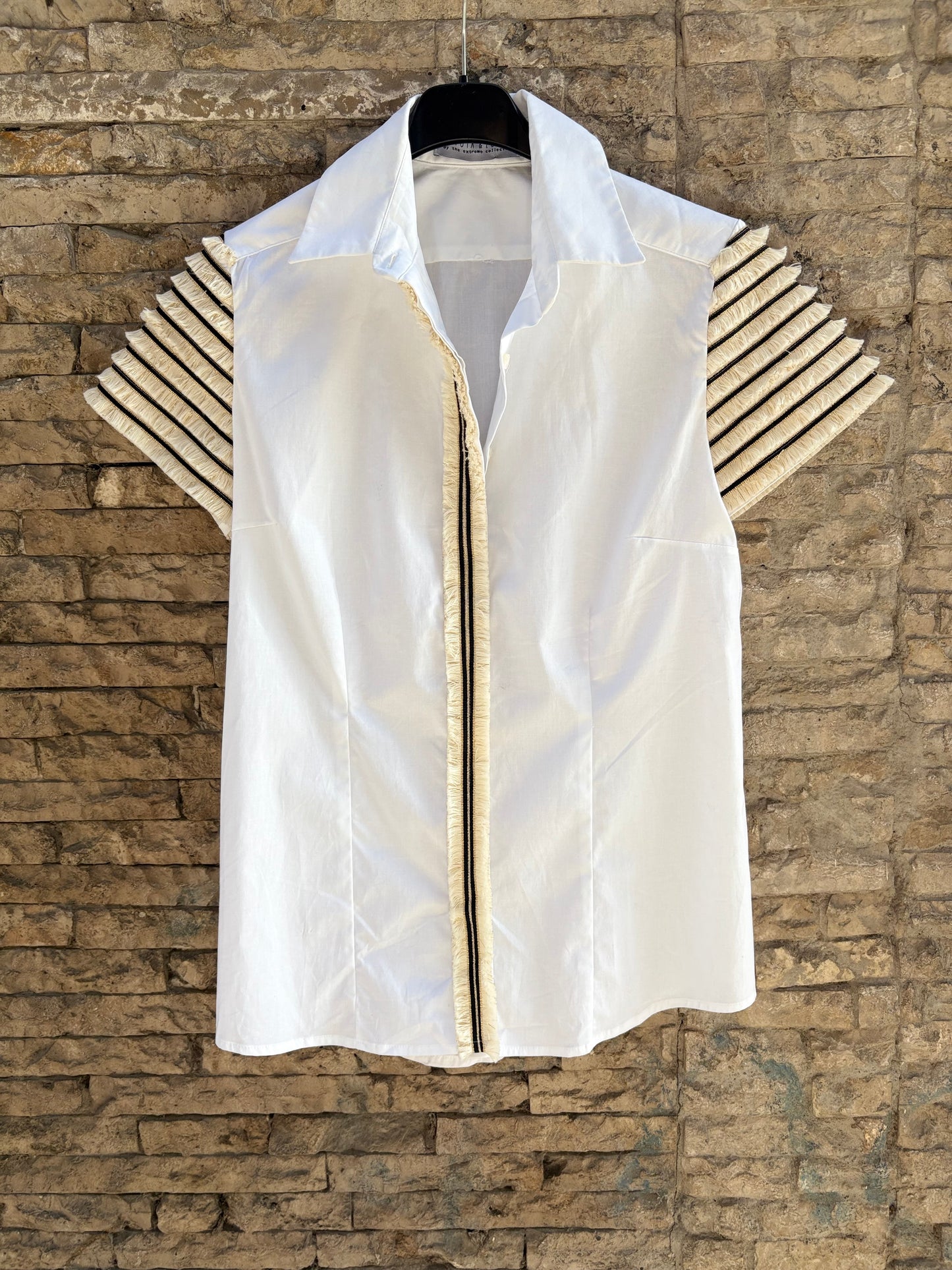 DEVOTA&amp;LOMBA. White fringed shirt, size 40 (s/m)
