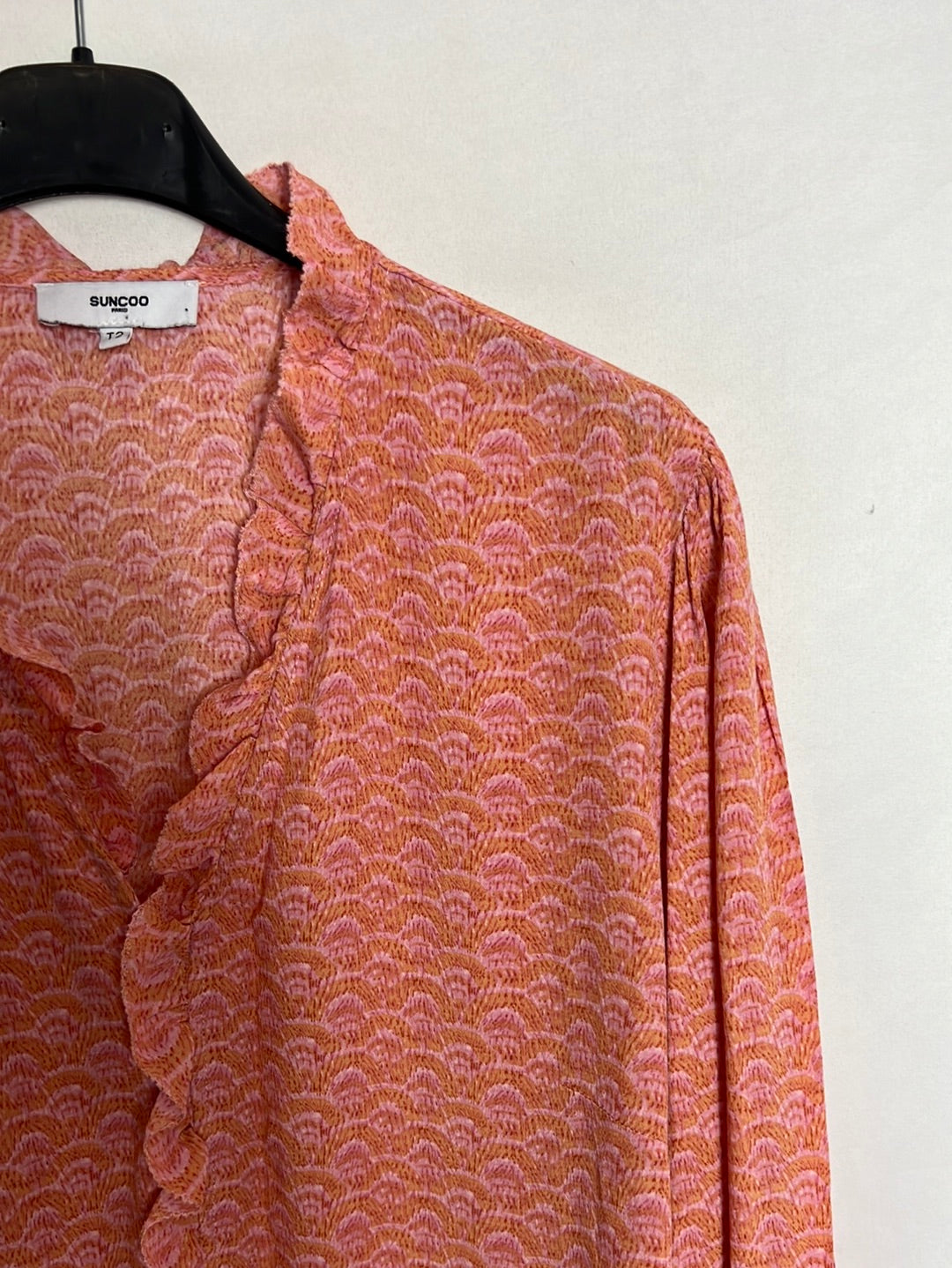 SUNCOO. Blusa rosa estampada volante. T 2(M)