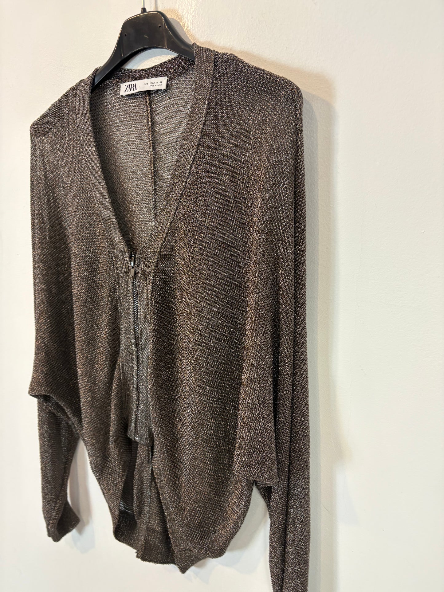 MASSIMO DUTTI. Short green skirt with pocket T.xs