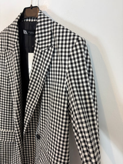 ZARA. Black and white gingham blazer. Size XS