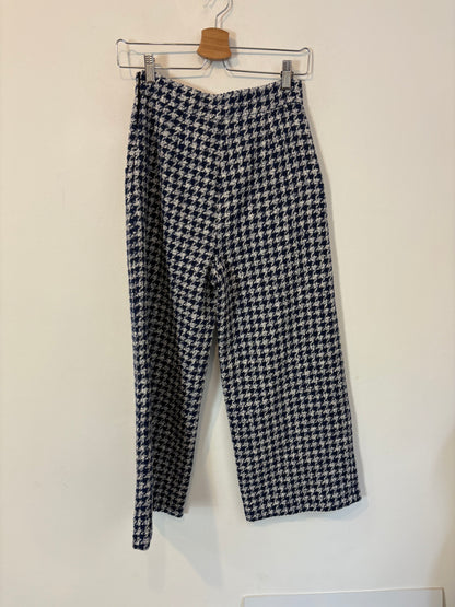 ZARA. Pantalón tweed botones dorados