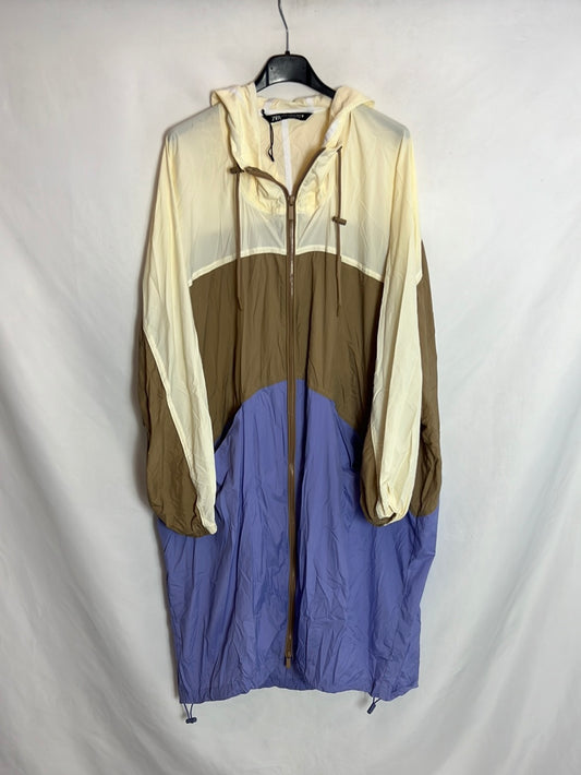 ZARA. Chaqueta larga impermeable fluida. T S/M