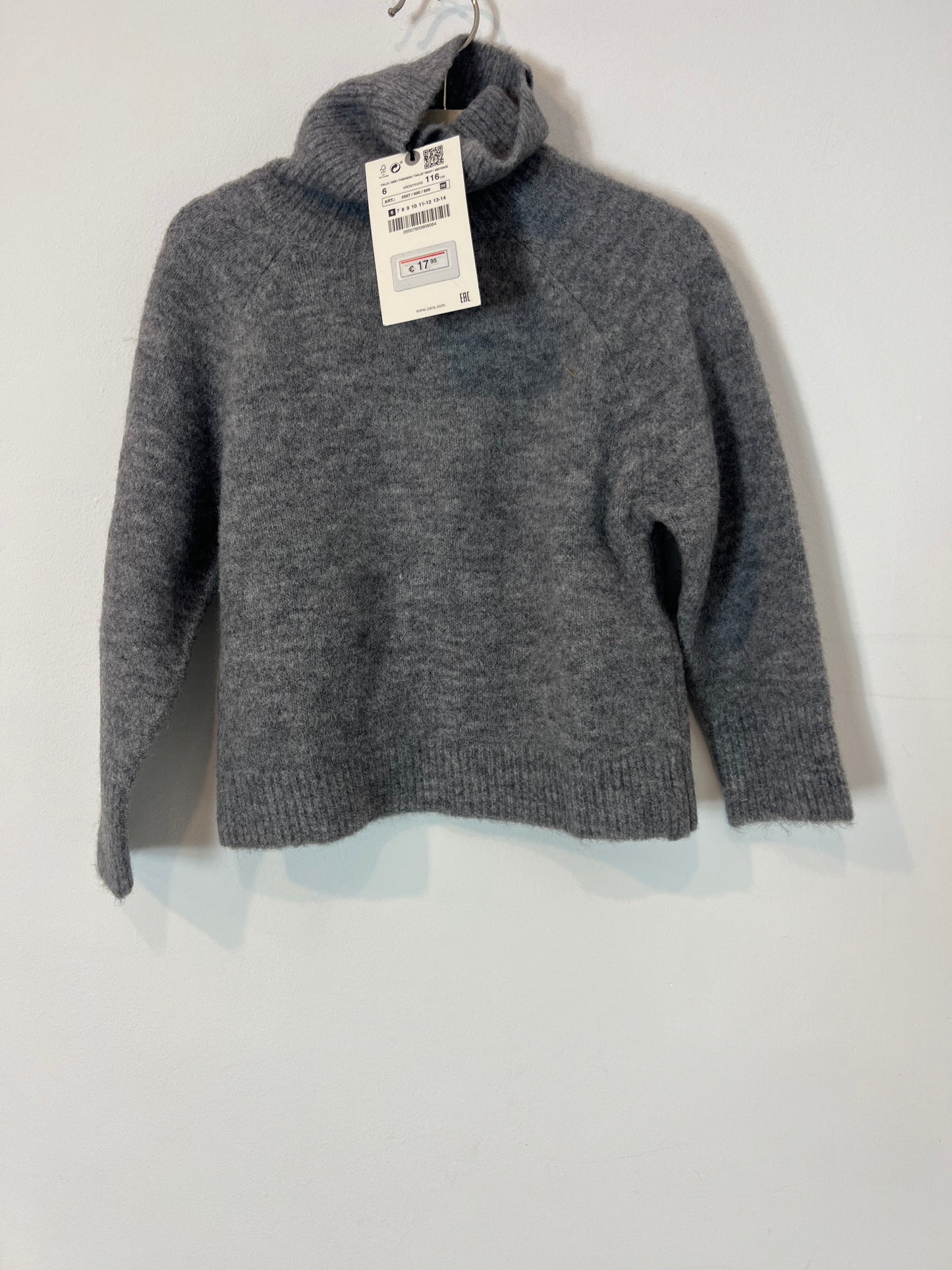 ZARA. Gray turtleneck sweater. Size 6 years