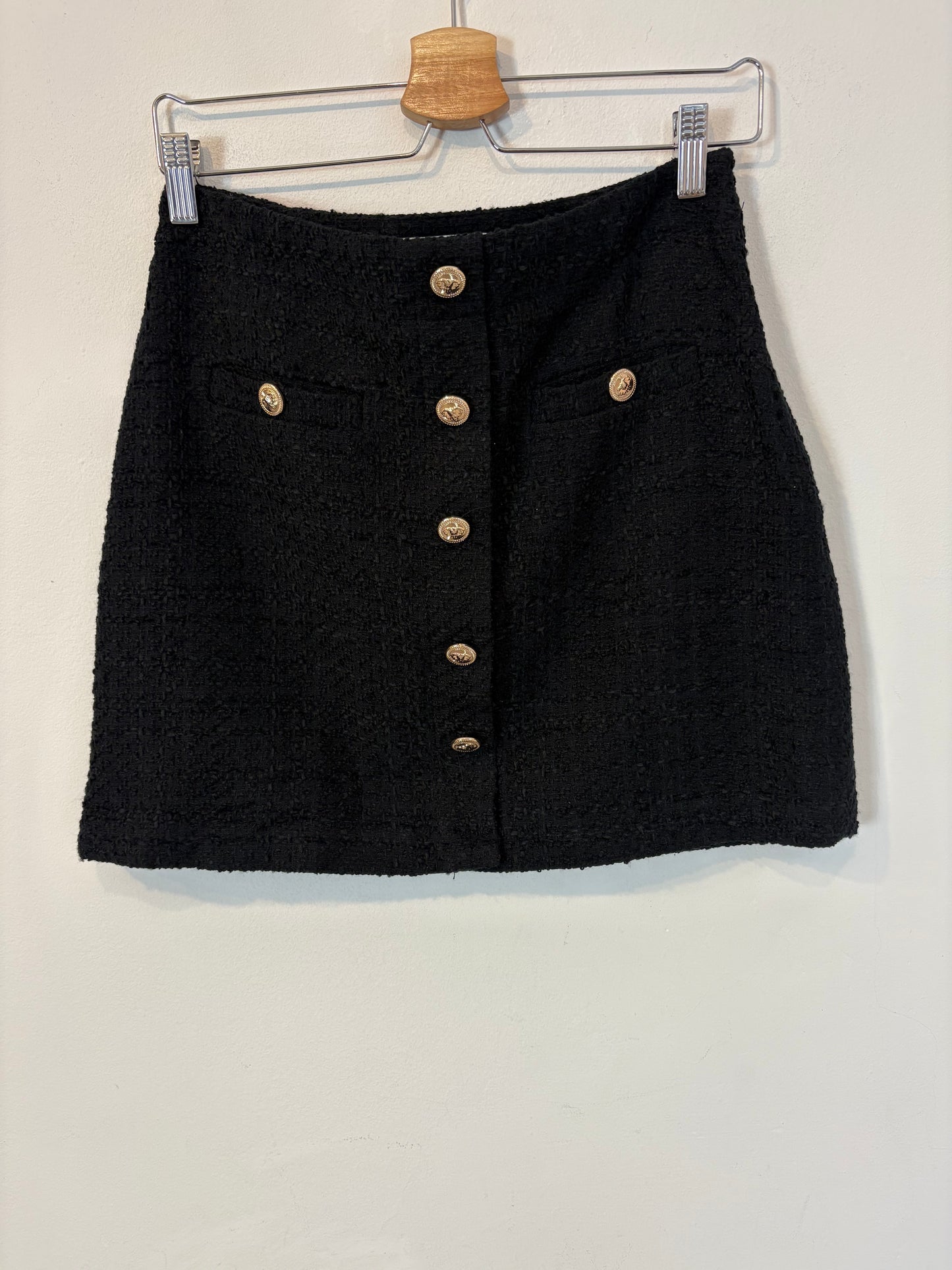 MANGO. Falda tweed botones dorados