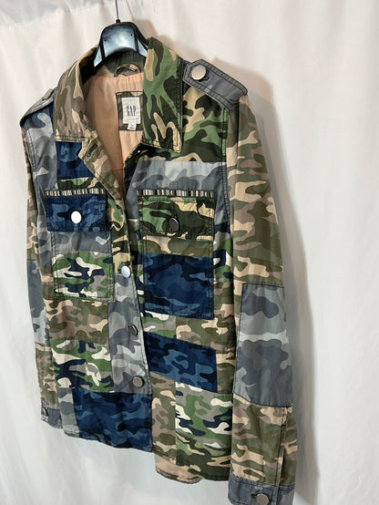 GAP. Chaqueta estampada bolsillos. T M