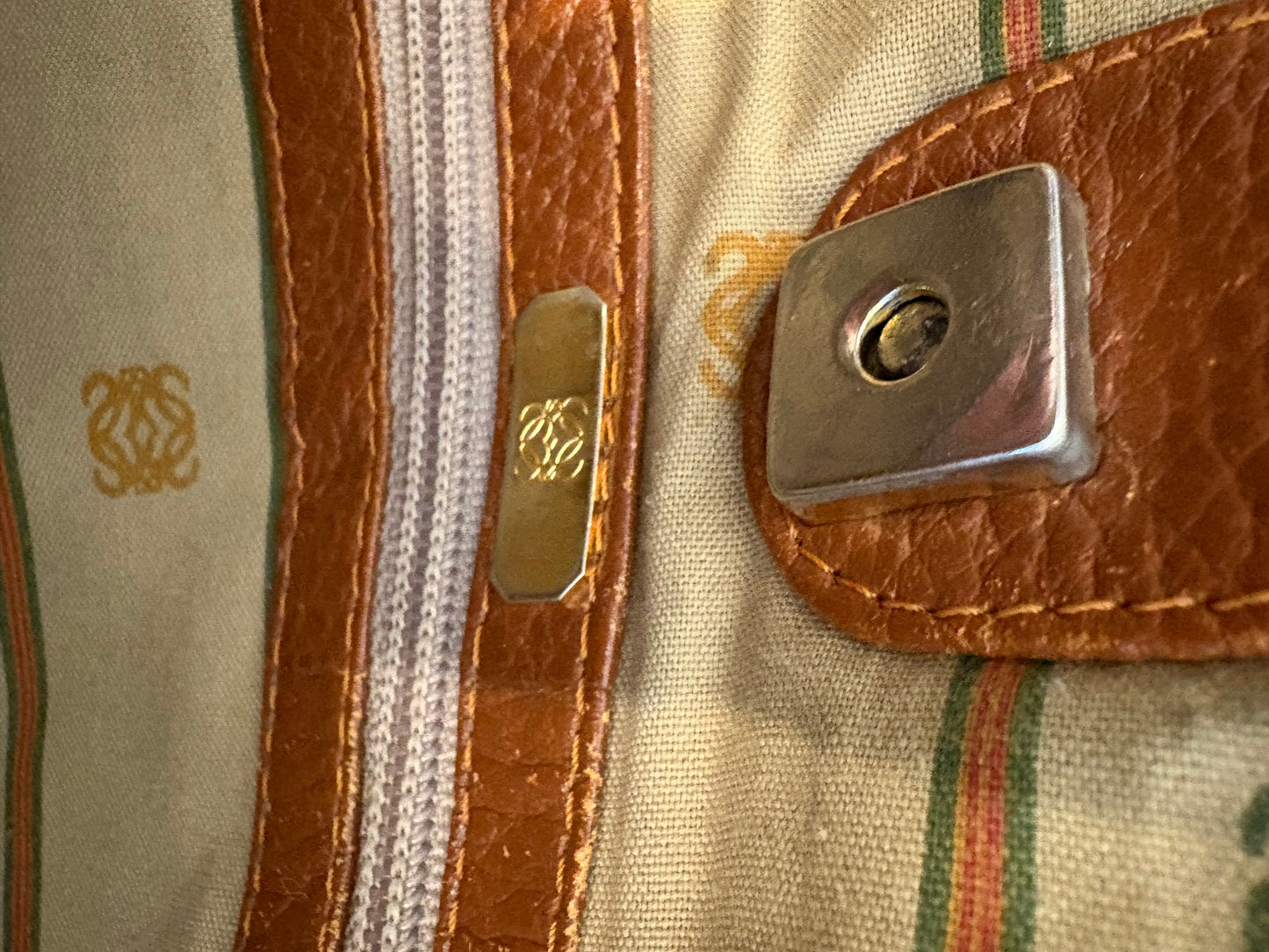 LOEWE. Bolso piel vintage