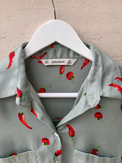 ZARA. Camisa fluida pimientos