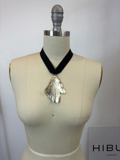 OTRAS. Collar ajustable colgante