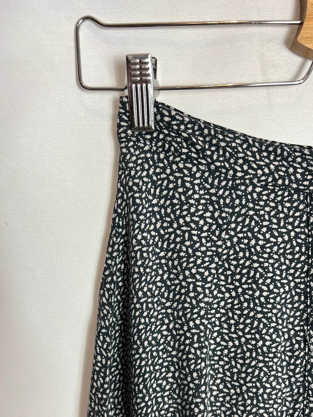 DOUBLE AGENT. Falda corta azul abotonada. T XXS