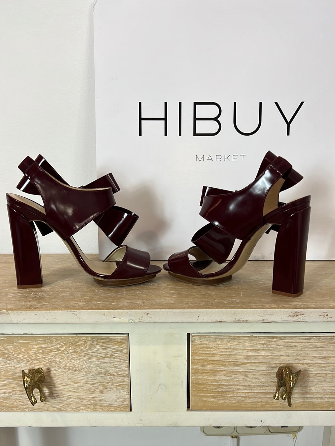 DEL POZO. Burgundy bow sandals, size 40