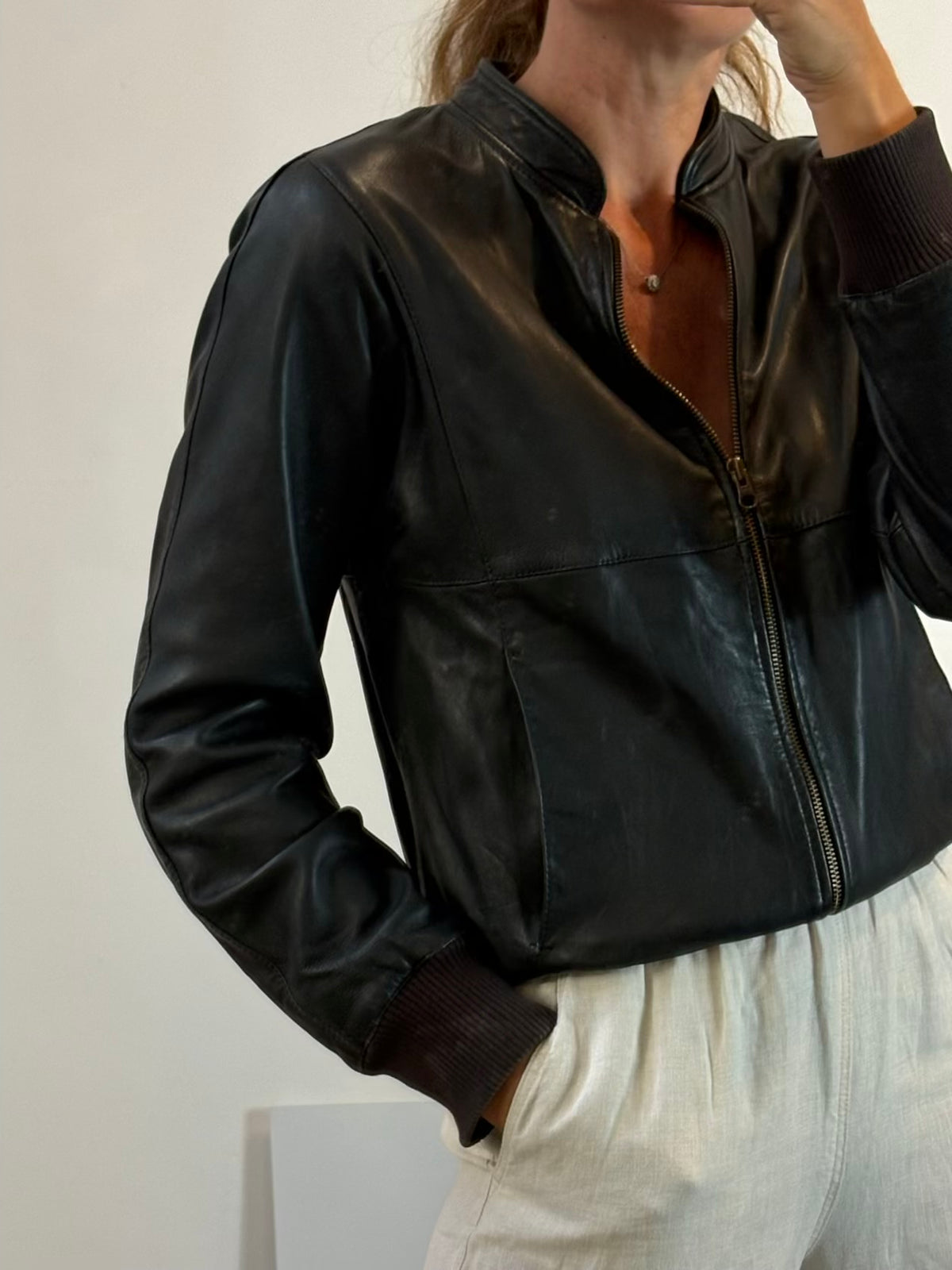 COMPTOIR DES COTONNIERS. Chaqueta piel marrón oscuro