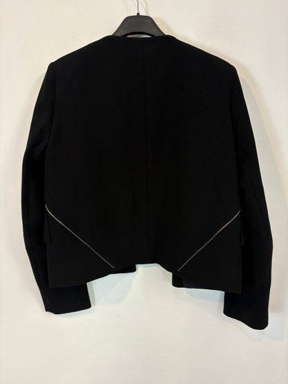 MAJE. Chaqueta negra detalle cremallera