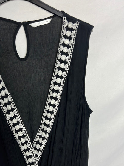 ONLY. Black wide-leg jumpsuit. Size 38